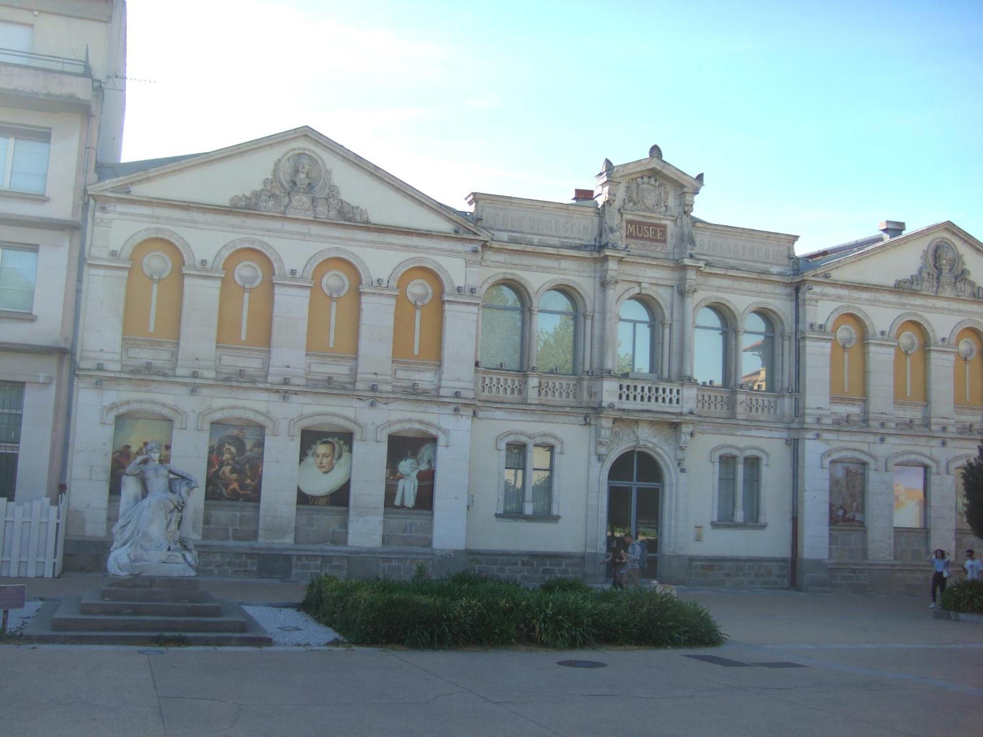 Apartment Carcaluxe